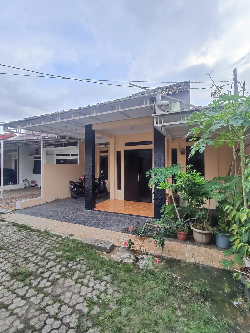 Rumah pojok Tanah Luas DalM Mini Cluster Di Jatibening Kota Bekasi