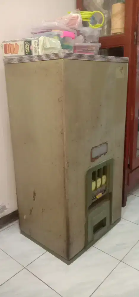 Tempat Simpan Beras Cosmos Jadul