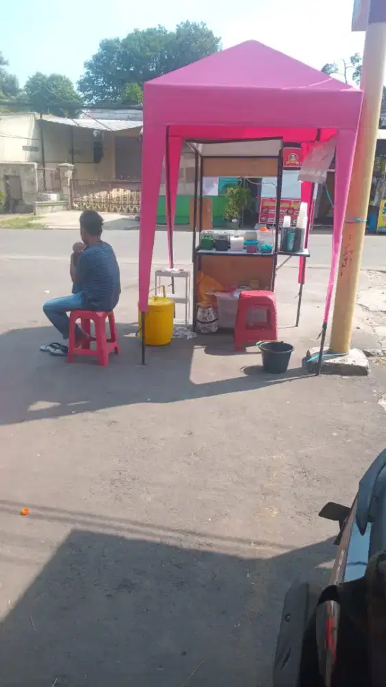 Dibutuhkan pegawai jaga Outlet Es teler