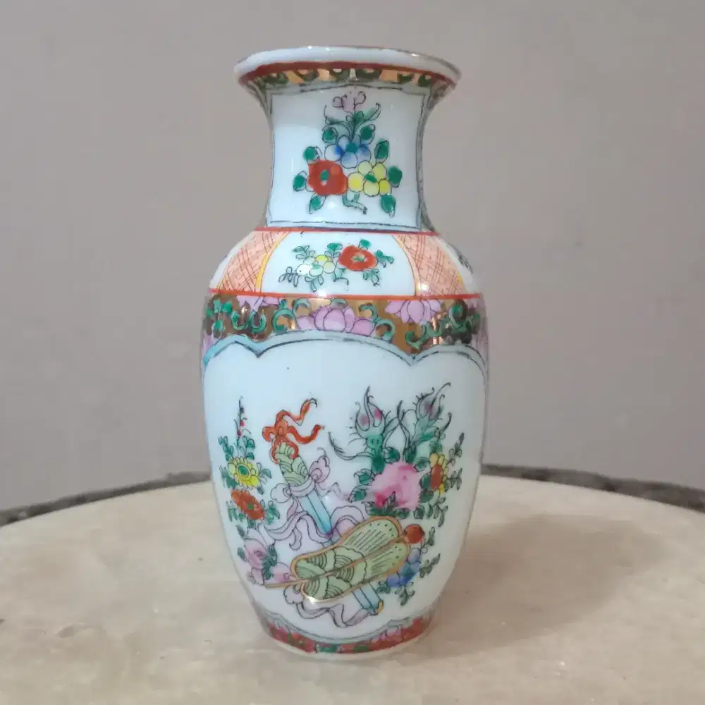 Vas Porselen Cina Family Rose Style