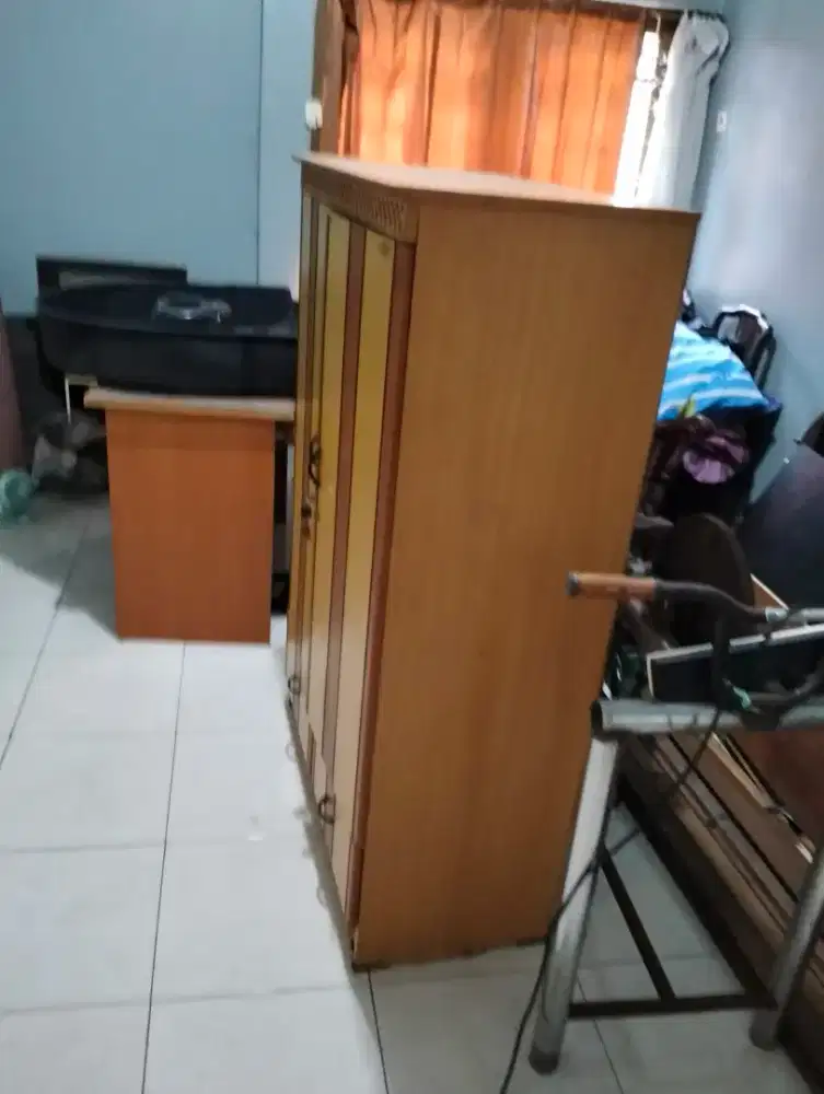 Lemari baju 150 cm x 50 cm