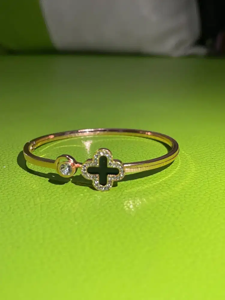 Gelang Clover Anti Karat All Size BARU MEWAH