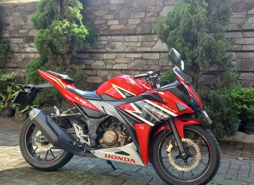 Jual Honda CBR 150R, tahun 2018