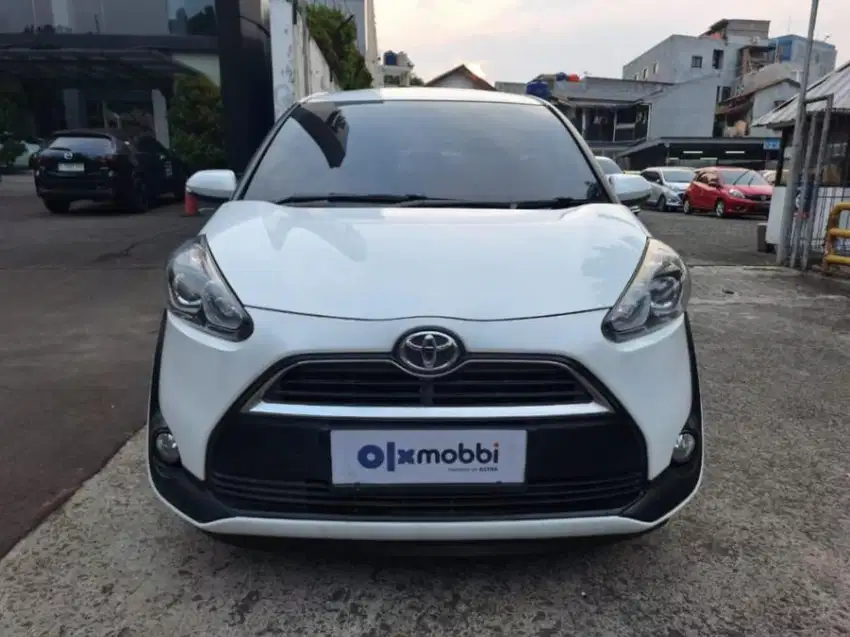 KM Rendah Toyota Sienta  1.5 V Bensin-MT 2016 Putih