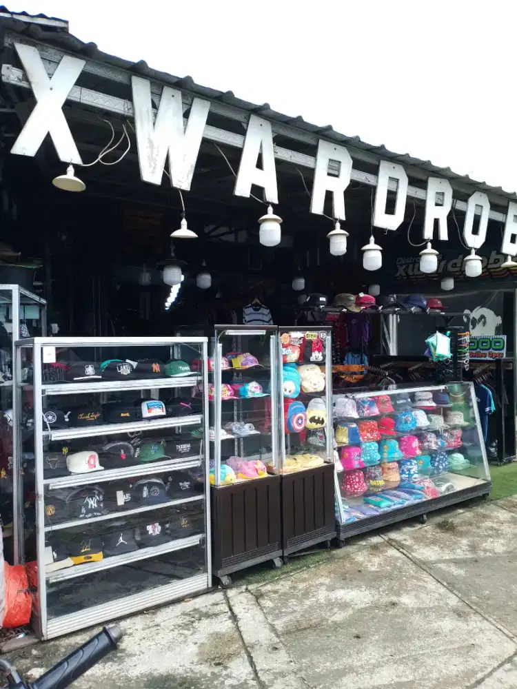 Jual isi toko topi distro baju celana kemeja jaket(cari investor)