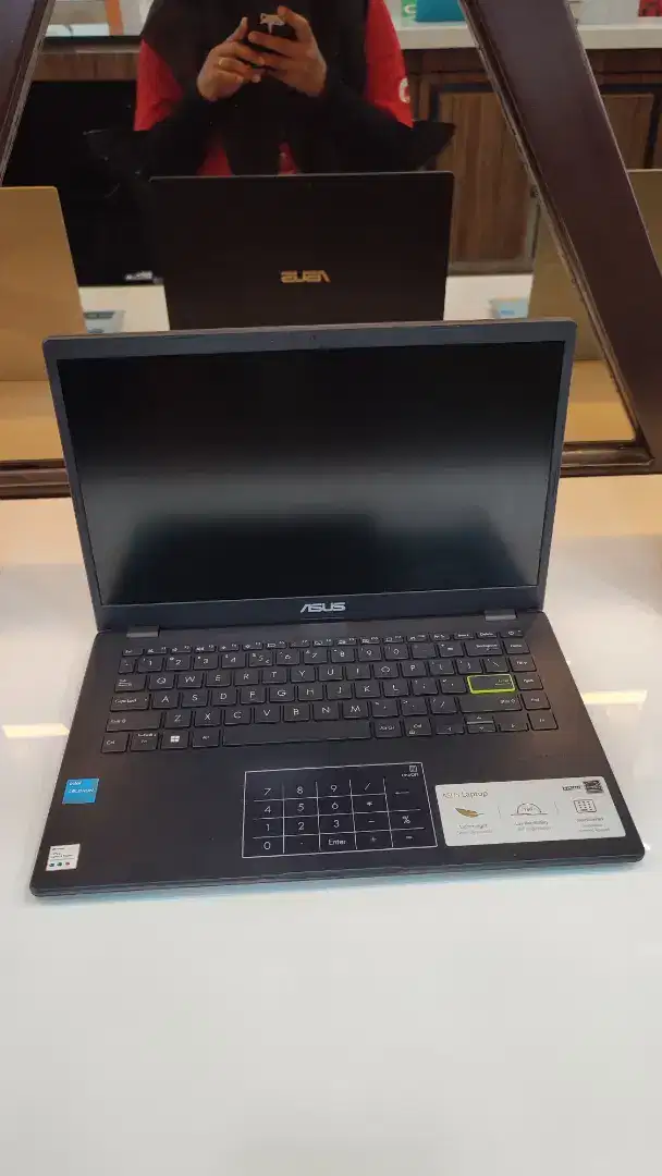 Kredit laptop asus vivobook go 14 e410ka ram 8 256gb cukup KTP aj