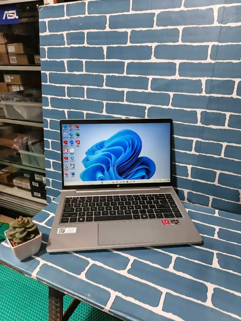 Laptop HP 445 G8