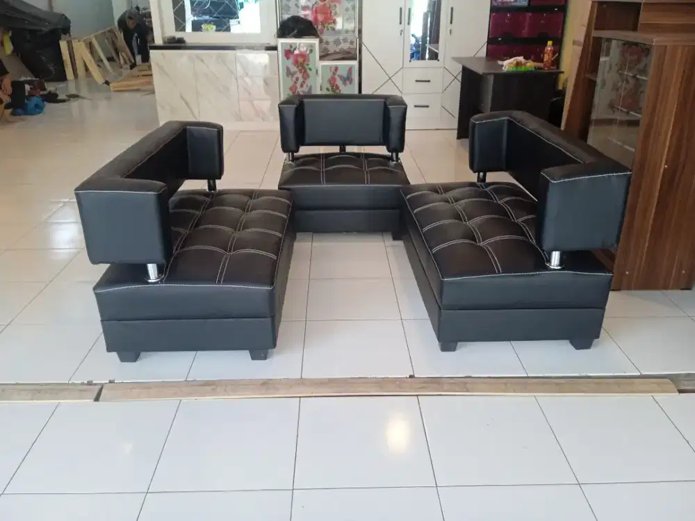 Kursi yasmin kotak HITAM