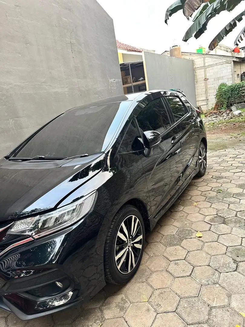 Honda jazz rs 2018 at hitam