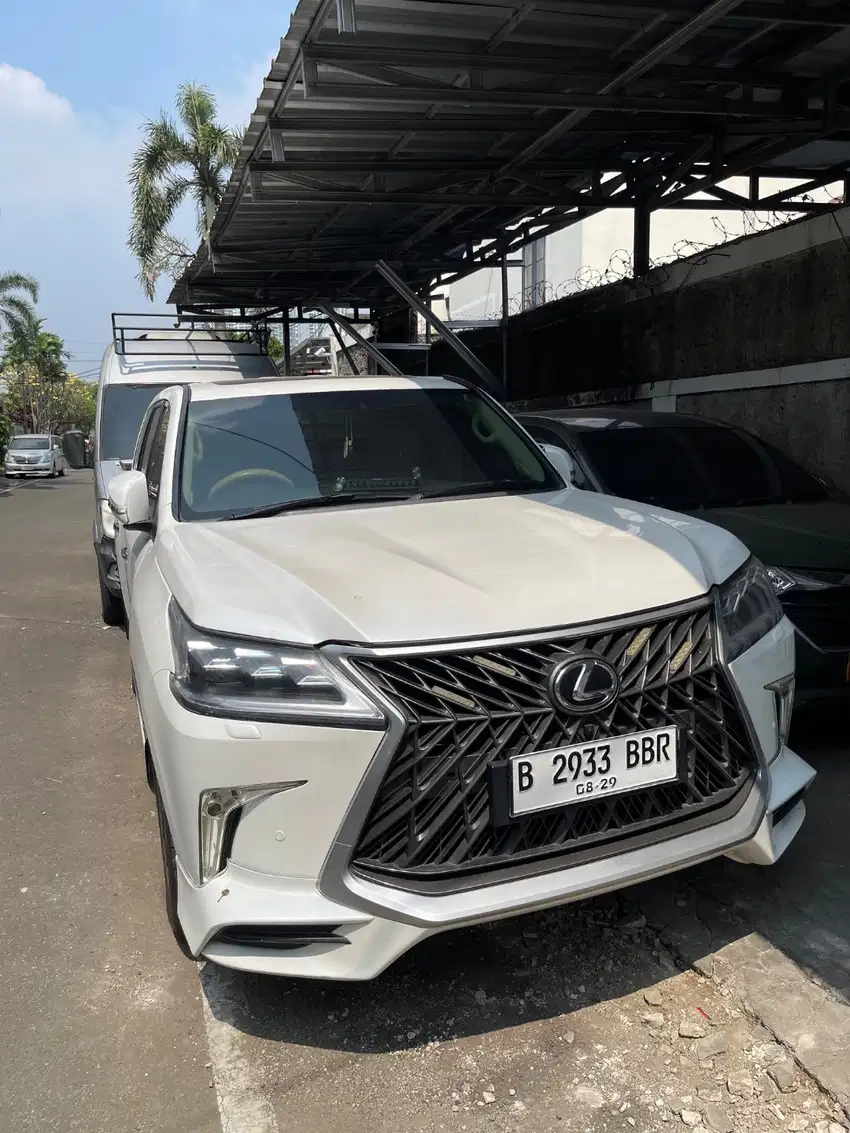 Lexus Lx570 facelift warna favorite putih!