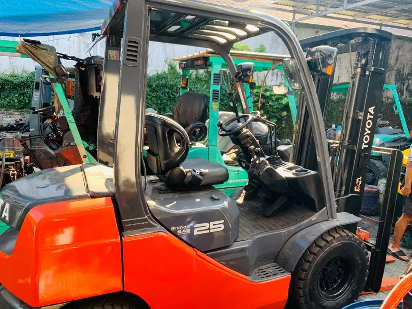 READY FORKLIFT TOYOTA 2,5 TON MAST TRILIFT BERGARANSI SIAP KERJA