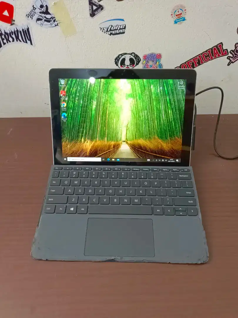 Microsoft surface GO Pentium 4415Y 8 128