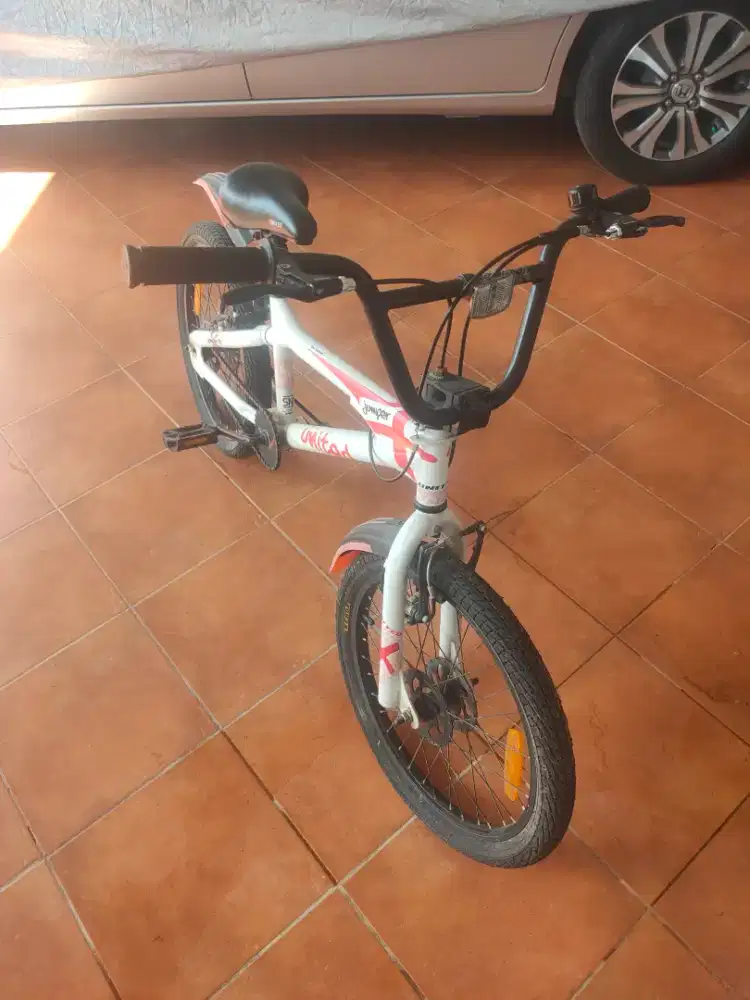 Sepeda BMX masih mulus
