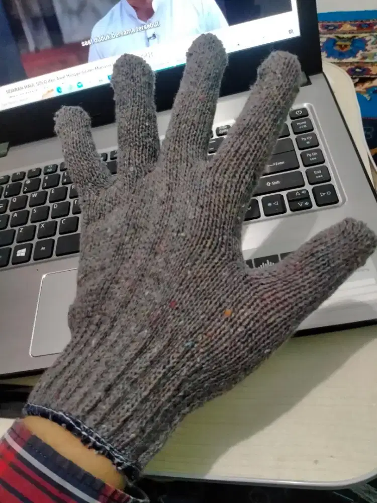 Sarung tangan dotting