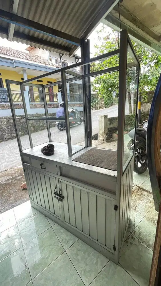 Etalase jualan/baso bekas ukuran sedang