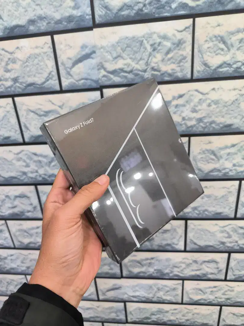 Samsung z fold 7 12/512 New segel box garansi 1 tahun resmi Indonesia