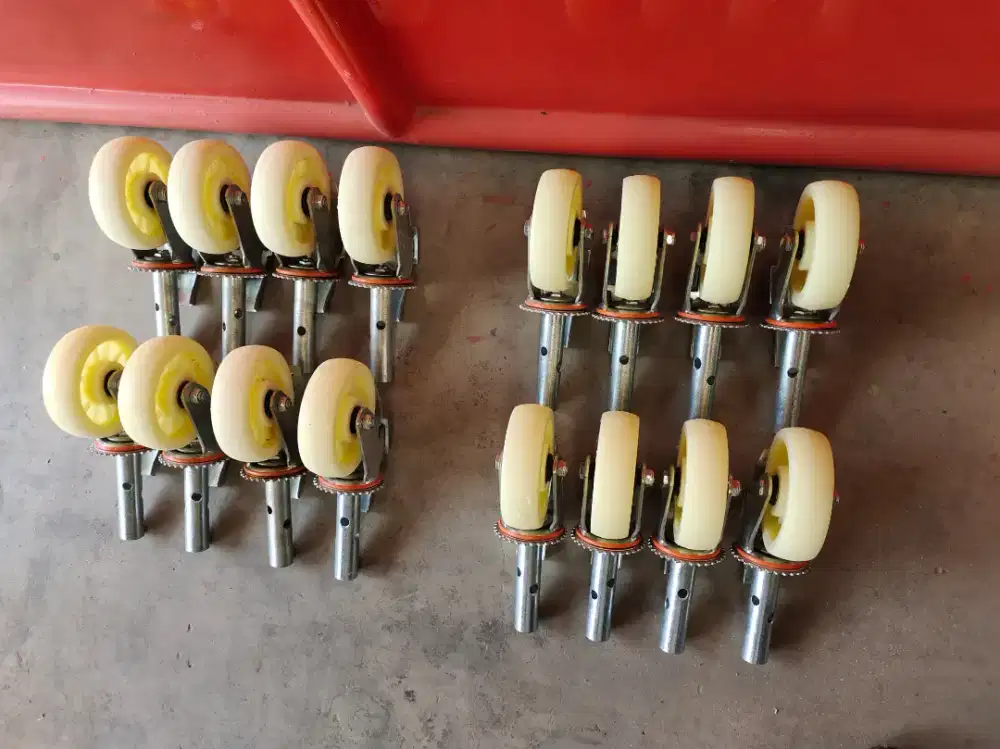 Roda scaffolding lengkap dengan pengunci bisa putat