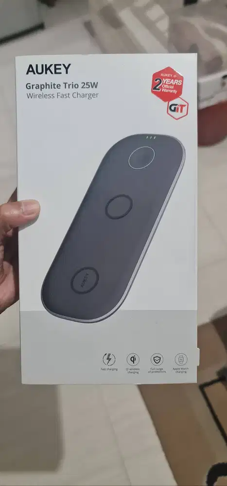 Aukey Graphite Trio 25W Wireless Fast Charger LC-Q10