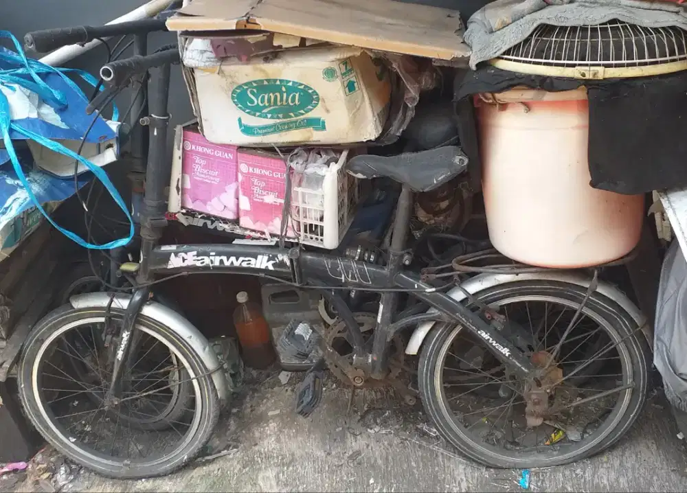 2 buah sepeda lipat Ace Airwalk