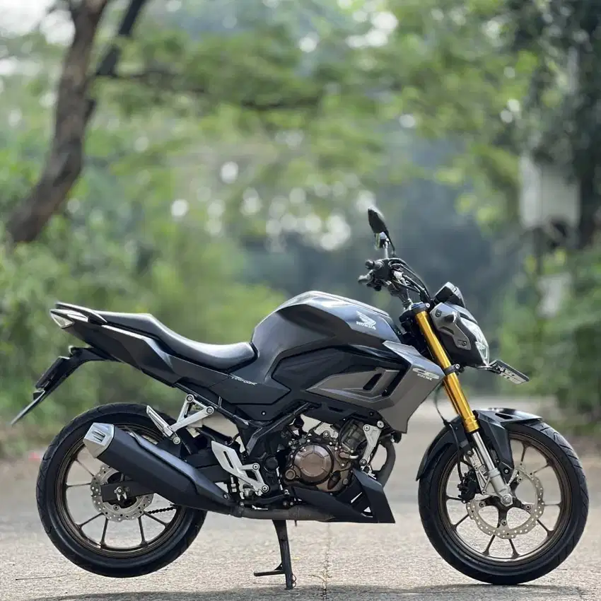 HONDA NEW CB 150R HITAM 2022 KM RENDAH PAJAK PANJANG NO MINUS