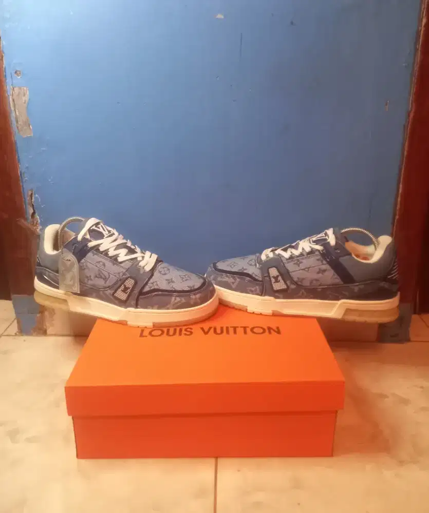 Jual cepat murah sepatu baru louis vuitton denim levis ori. Italy
