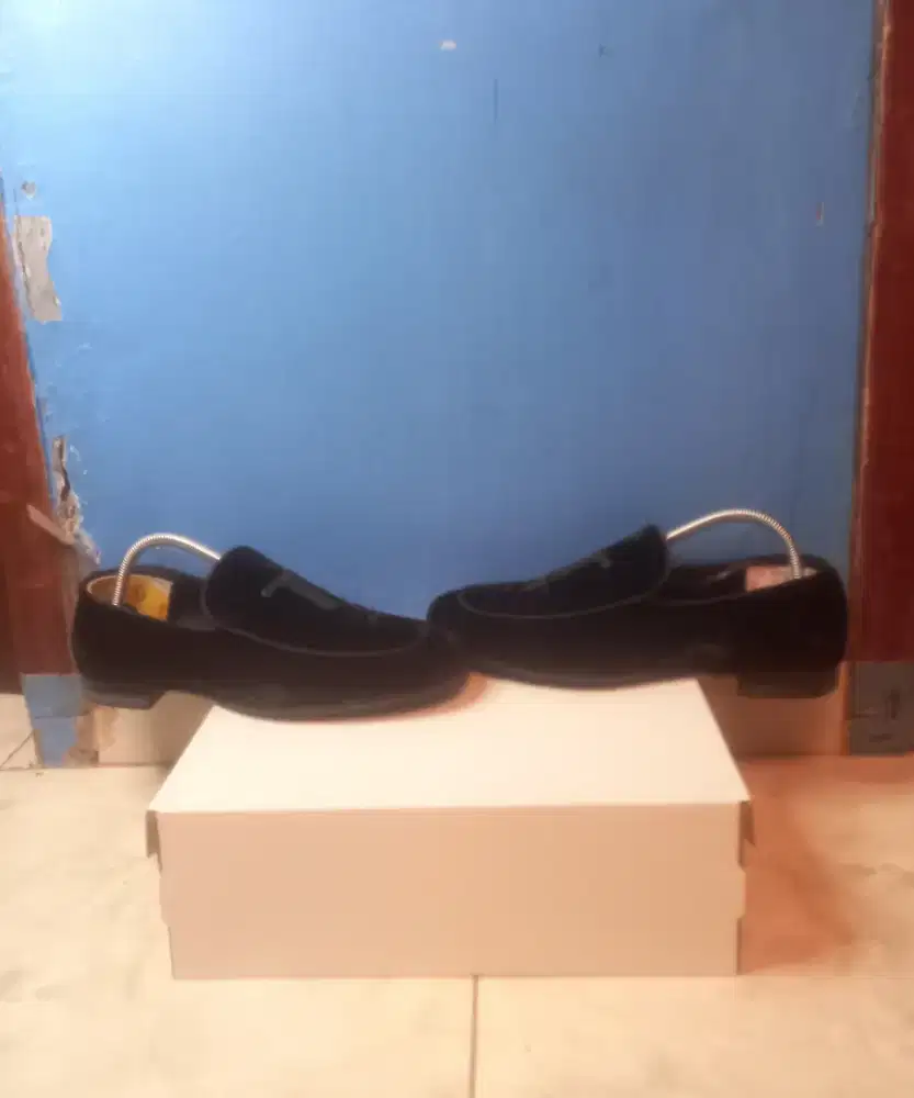 Jual cepat murah sepatu slip on salvator ferragamo ori. Italy