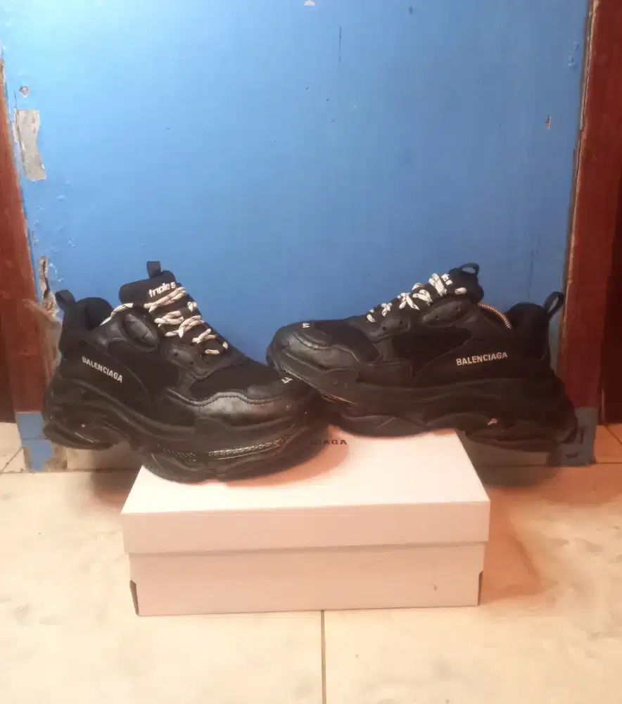 Jual cepat murah sepatu balenciaga triple s full black original