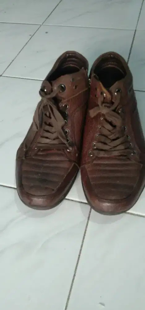 sepatu casual pria