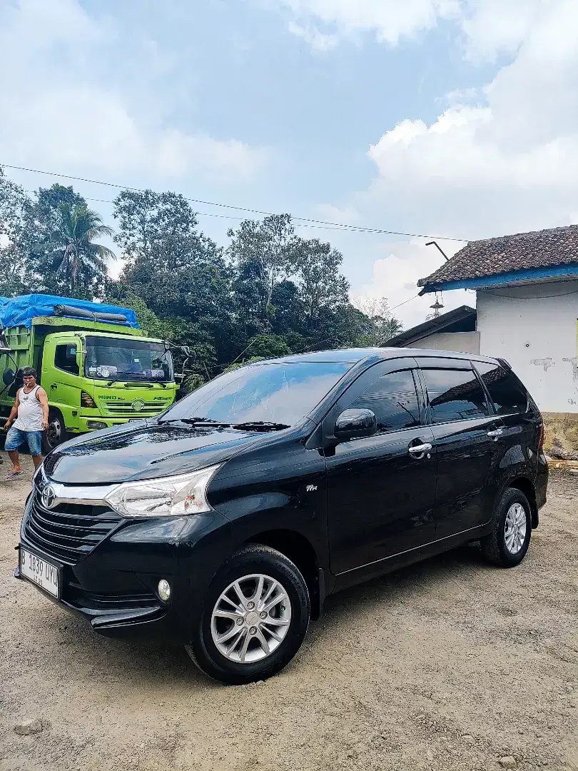 Xenia R 2015 1.3 MT Barong hitam
