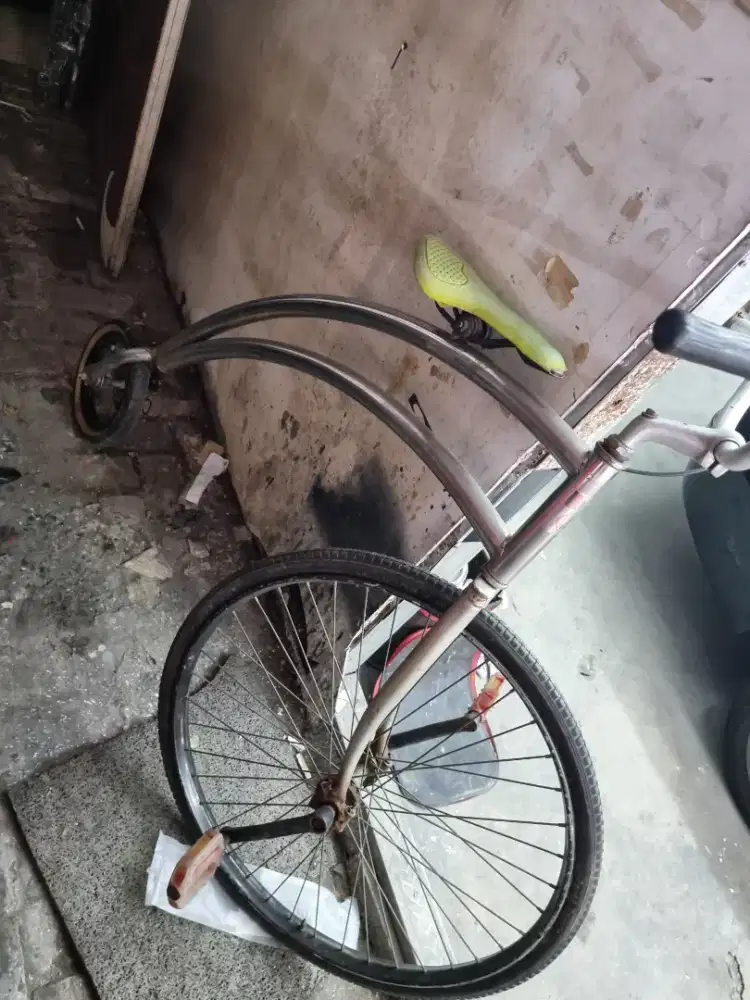 Sepeda antik sepeda sirkus koleksi