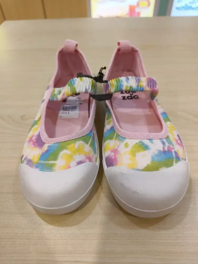 New sepatu brand Zoe n Zac payless