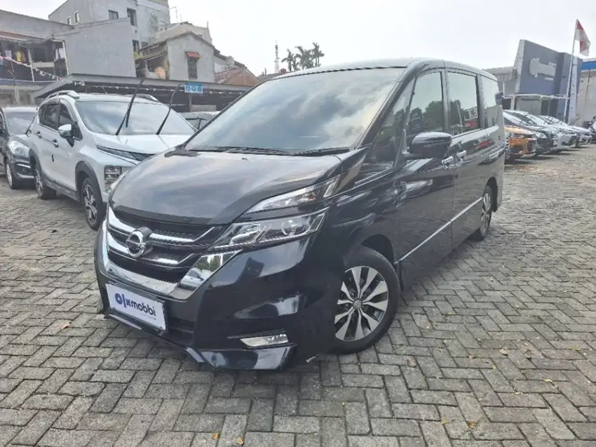 Pajak Panjang Nissan Serena  2.0 Highway Star Bensin-AT 2019 Hitam