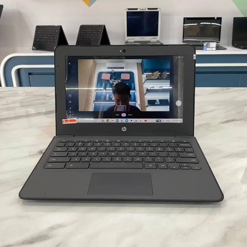 [H32] Laptop gaming playstore 4gb ssd cocok untuk pelajar