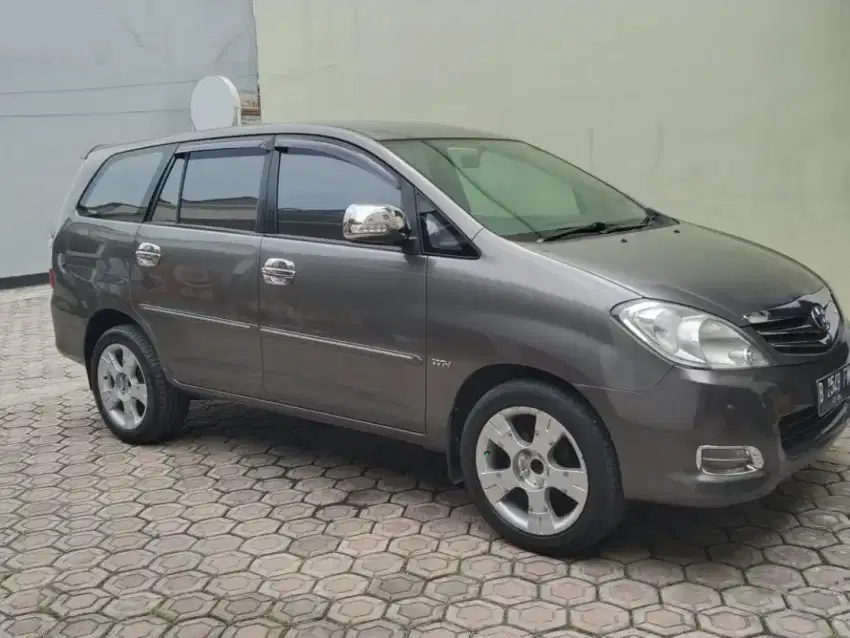 Kijang Innova V 2011 M/T Bensin