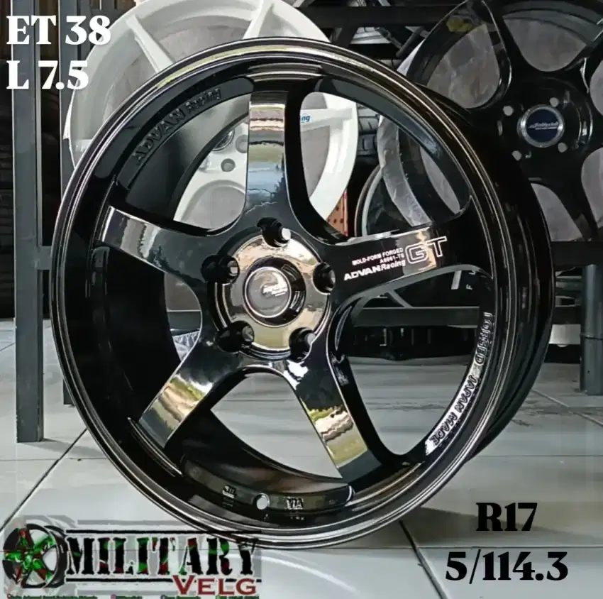 Advan GT Flowforming R17 Blackglossy & Ej Titan