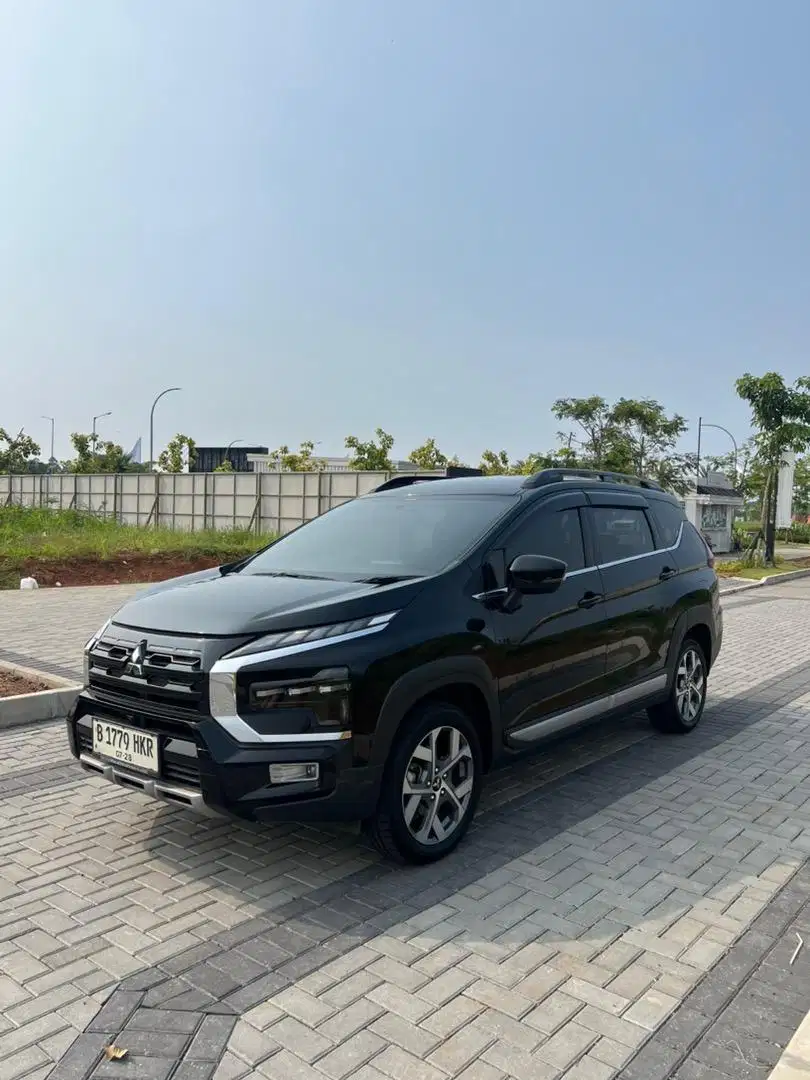 PJK PJG TERAWAT LIKE NEW ! Mitsubishi Xpander 1.5 CROSS AT 2023 Hitam