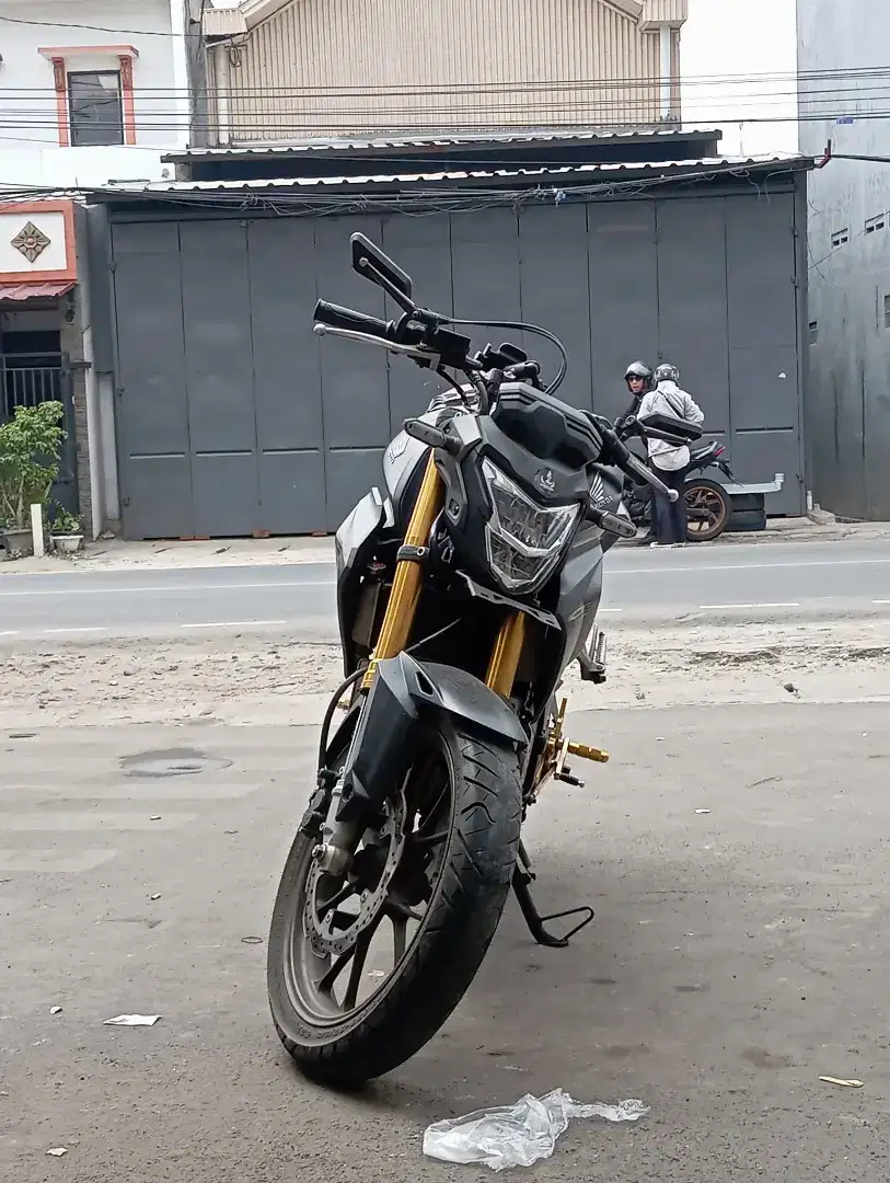 Honda Cb150r v4