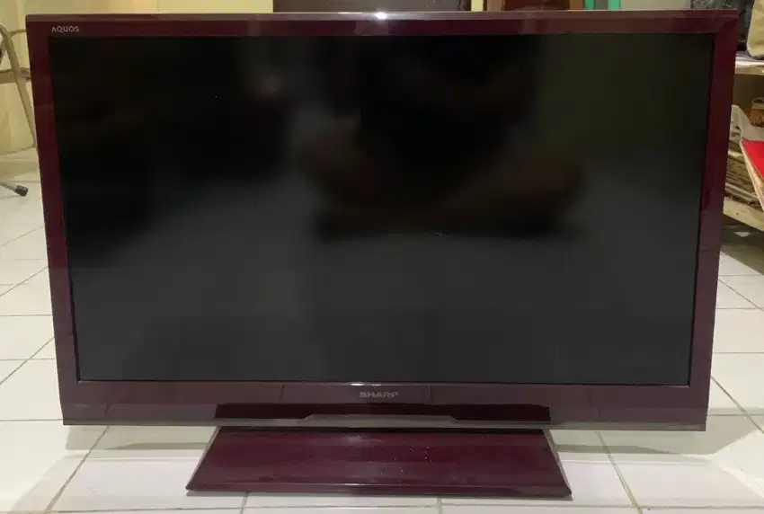 TV Sharp 32 inch LED TV bekas
