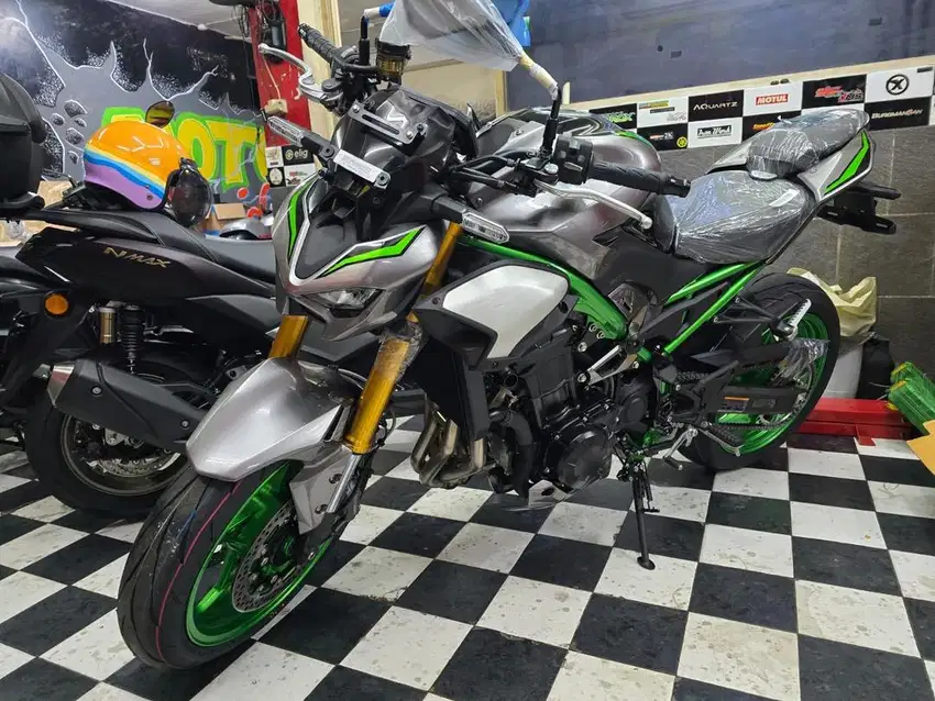 Kawasaki Z900 SE 2025