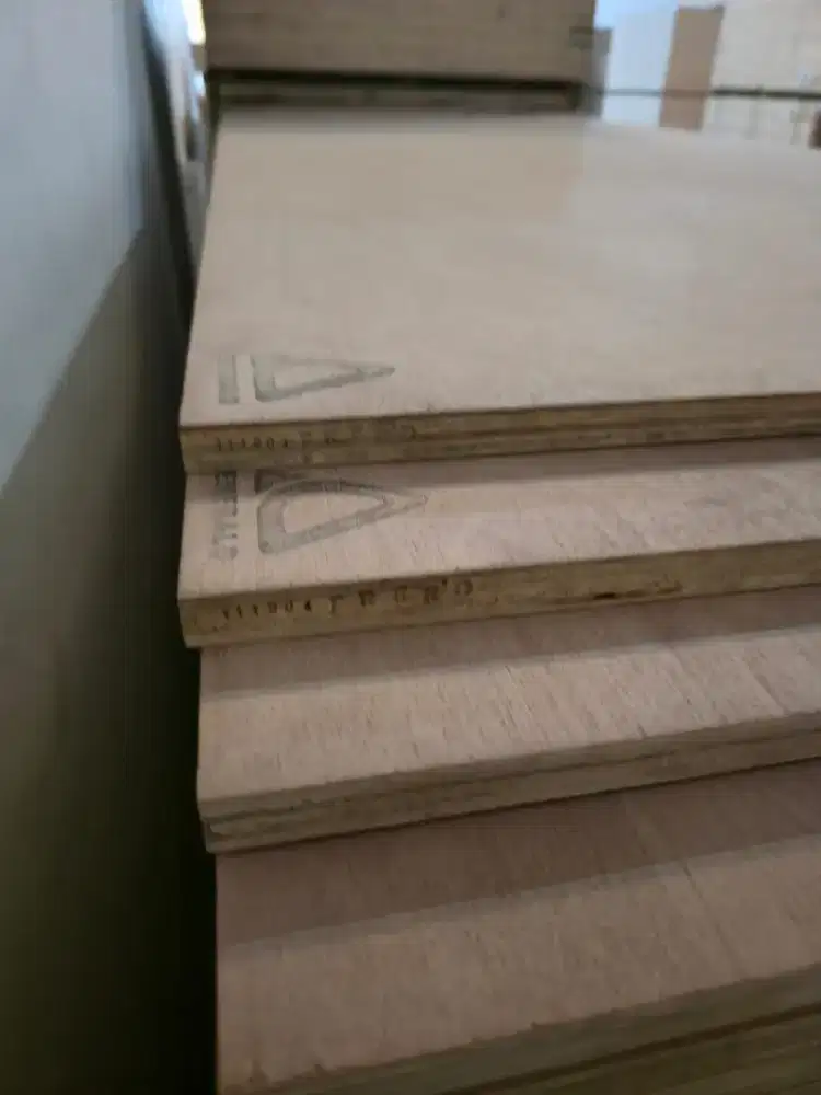 Jual triplek ukuran 122 x 244 tebal 9mm semi meranti