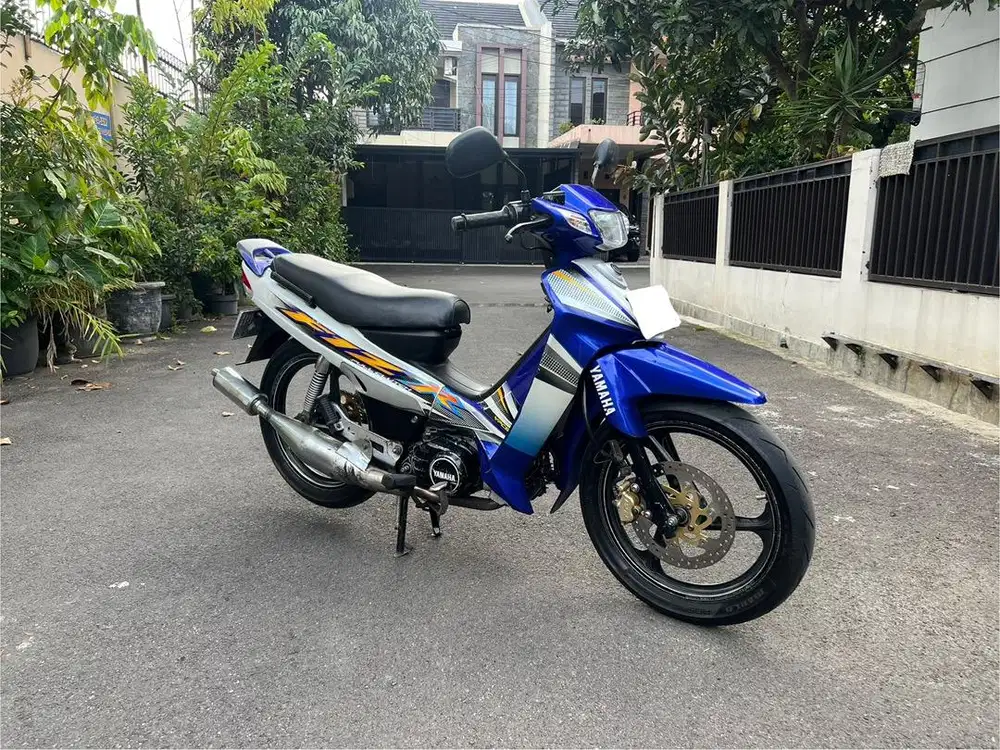 F1ZR BIRU PUTIH 2004