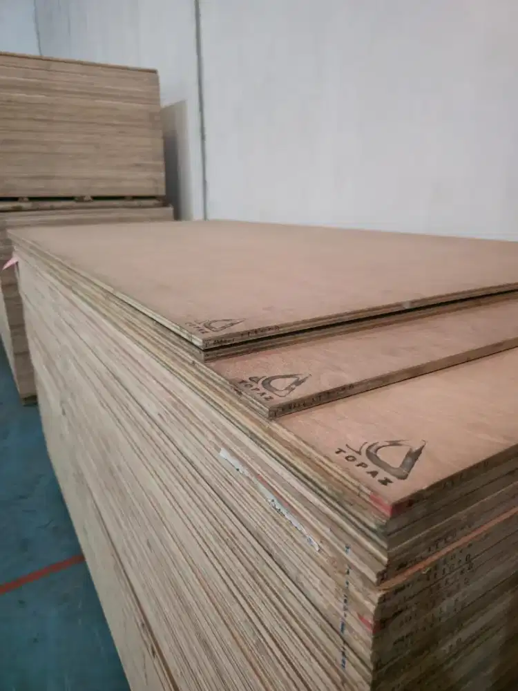 Ready, triplek / multiplek 9mm semi meranti sidoarjo