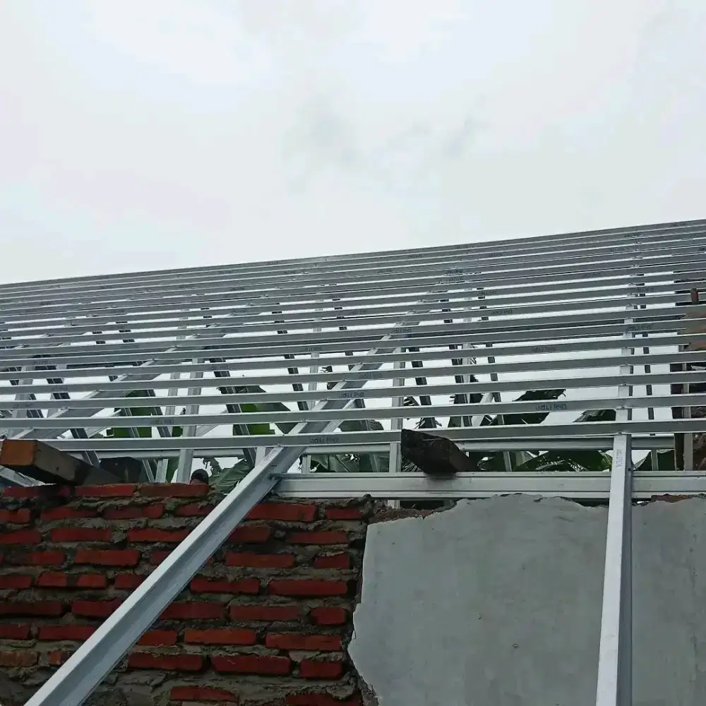 Pasang atap baja ringan