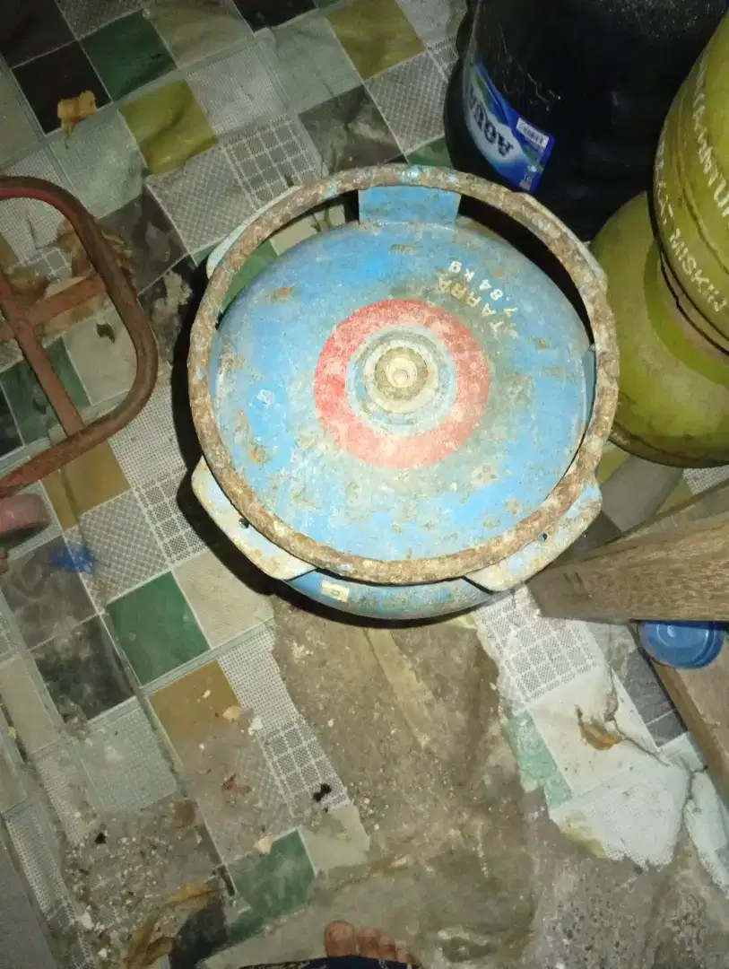 BLUE GAS BEKAS  UKURAN 5,5 kg