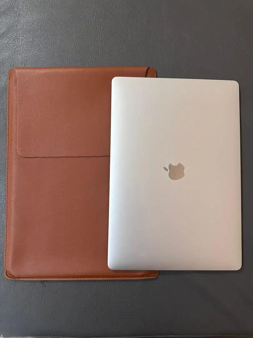 Dijual Macbook Pro Touchbar 15 inch 2017 16/512