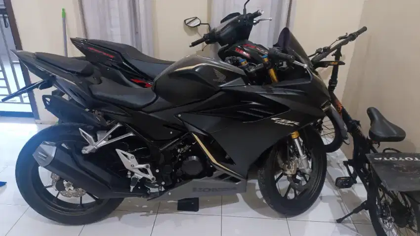 Honda cbr150r abs tipe tertinggi 2023/2024