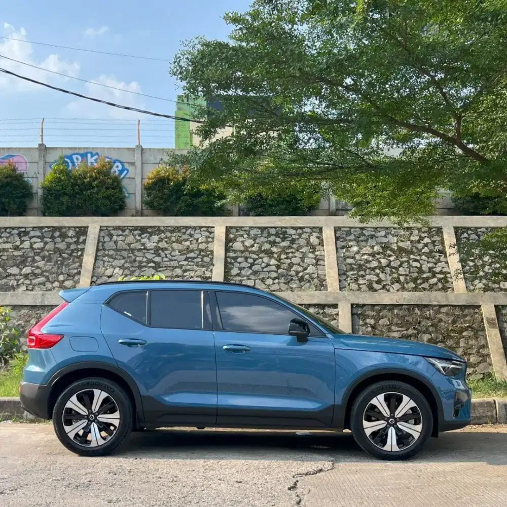 VOLVO XC40 HYBRID