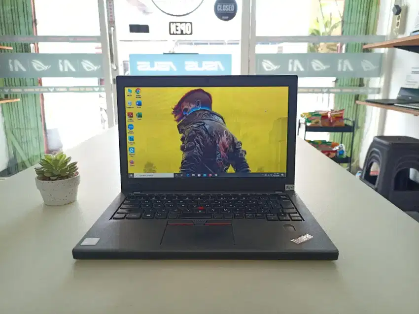 Laptop second Lenovo Thinkpad X270, Ram 8 GB, Core i5-Gen8