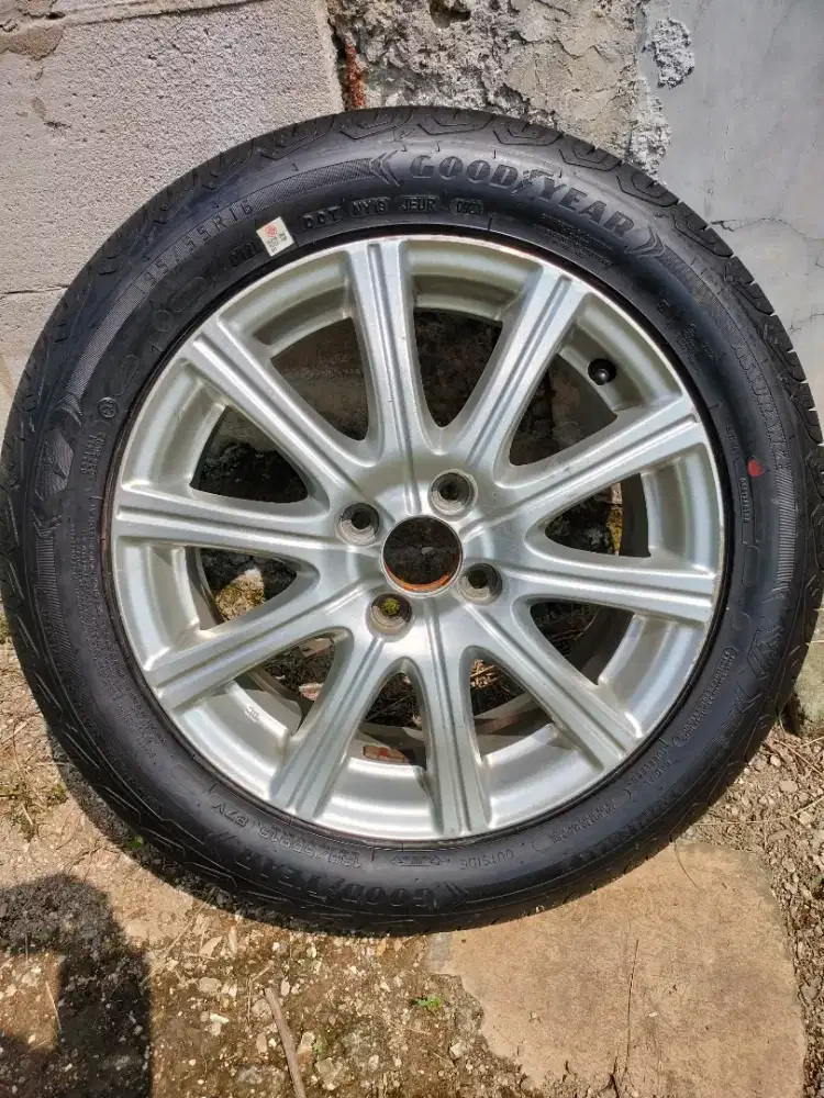 Dijual velg dan ban Ring 16 uk 195/55R16