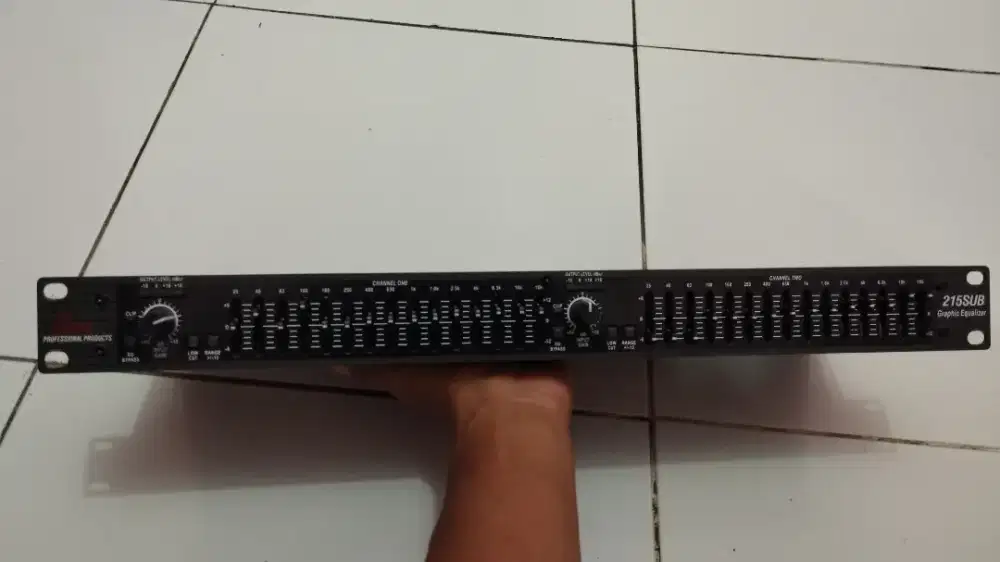 Equalizer dbx 215
